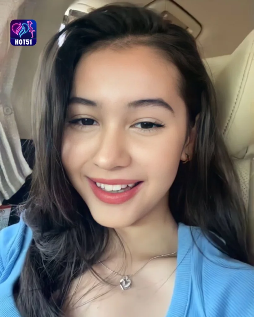 Stunning Puput Novel Photos on HOT51 App